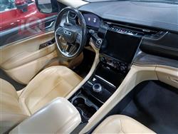 جیپ گراند شیرۆکی